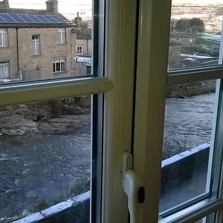 Dom wakacyjny Yarn House Cosy Traditional Overlooking Waterfalls *