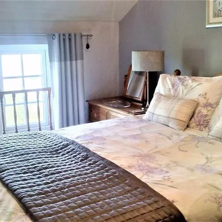 Yarn House Cosy Traditional Overlooking Waterfalls * Hawes