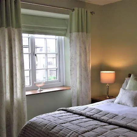 بيت للعطل Yarn House Cosy Traditional Overlooking Waterfalls هاويس