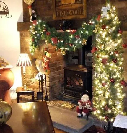 Yarn House Cosy Traditional Overlooking Waterfalls بيت للعطل *